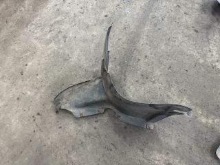 bontott VW GOLF V Jobb első Első Dobbetét (Kerékjárati, Műanyag)