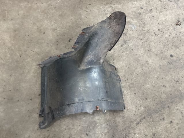 bontott VW GOLF V Jobb első Első Dobbetét (Kerékjárati, Műanyag)