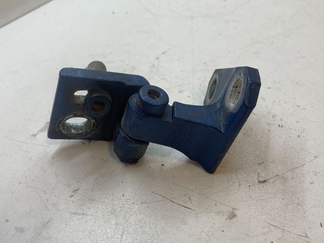 bontott VW GOLF V Jobb első Felső Zsanér