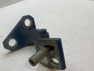 bontott VW GOLF V Jobb első Felső Zsanér