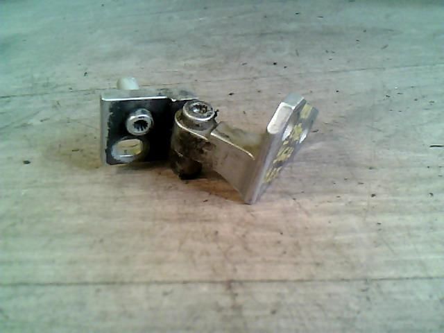 bontott VW GOLF V Jobb első Felső Zsanér