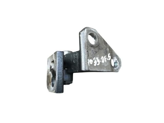 bontott VW GOLF V Jobb első Felső Zsanér