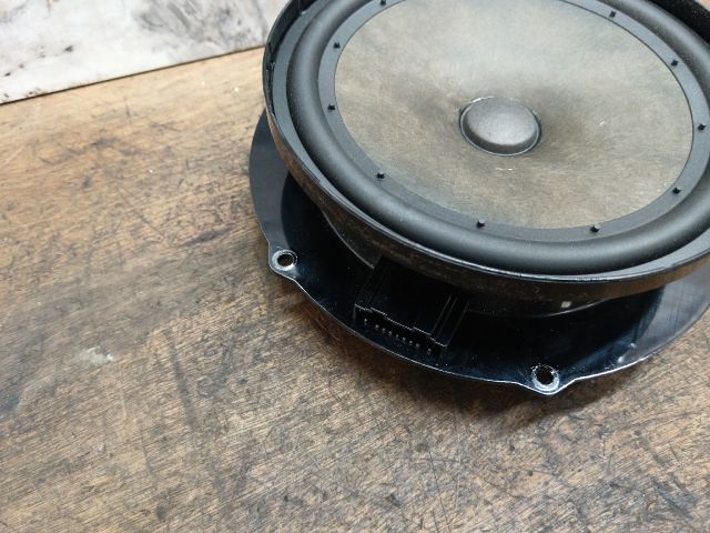 bontott VW GOLF V Jobb első Hangszóró