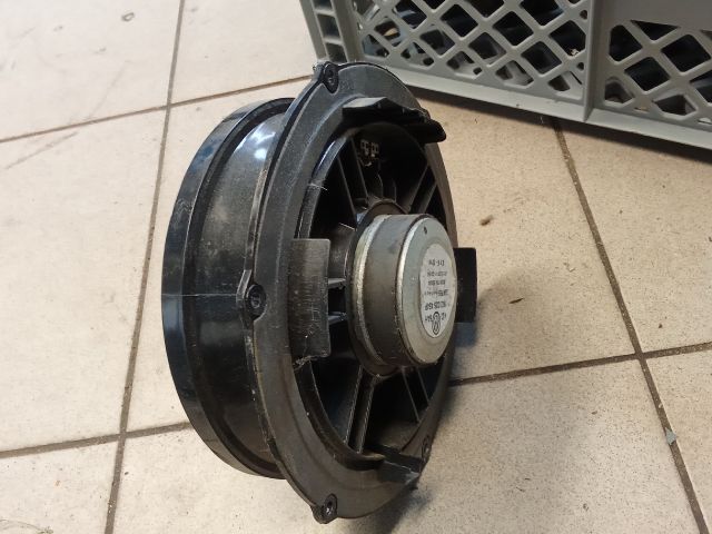 bontott VW GOLF V Jobb első Hangszóró