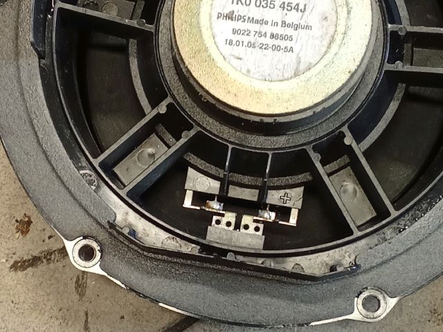 bontott VW GOLF V Jobb első Hangszóró