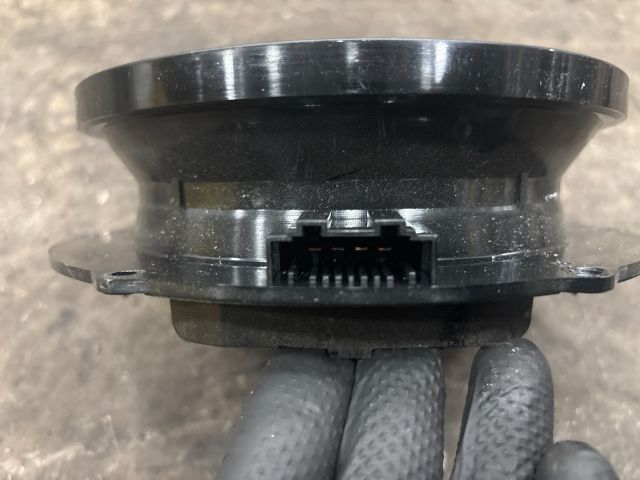 bontott VW GOLF V Jobb első Hangszóró