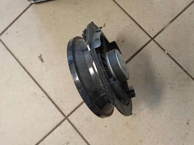 bontott VW GOLF V Jobb első Hangszóró