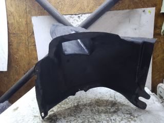 bontott VW GOLF V Jobb első Hátsó Dobbetét (Kerékjárati, Műanyag)