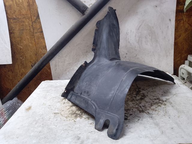 bontott VW GOLF V Jobb első Hátsó Dobbetét (Kerékjárati, Műanyag)