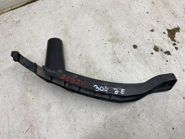 bontott VW GOLF V Jobb első Lökhárító Tartó (Műanyag)