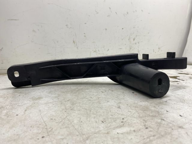 bontott VW GOLF V Jobb első Lökhárító Tartó (Műanyag)