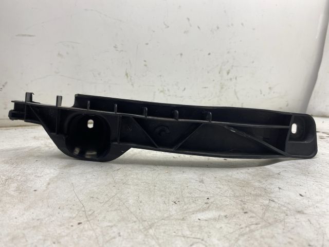 bontott VW GOLF V Jobb első Lökhárító Tartó (Műanyag)