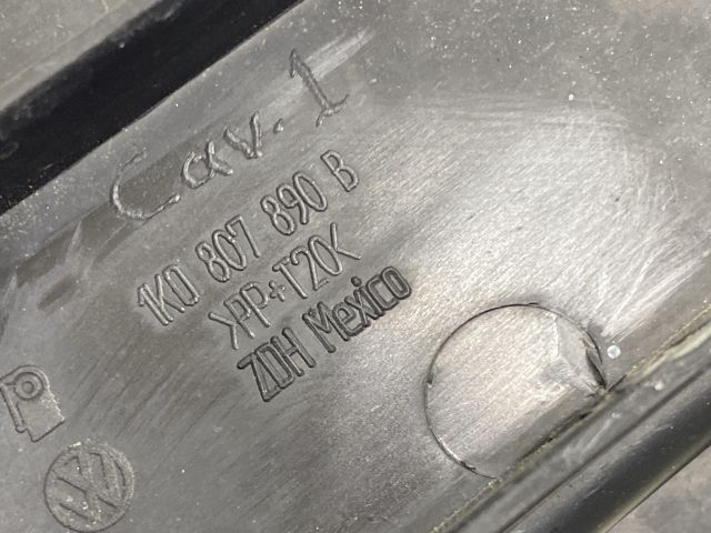 bontott VW GOLF V Jobb első Lökhárító Tartó (Műanyag)