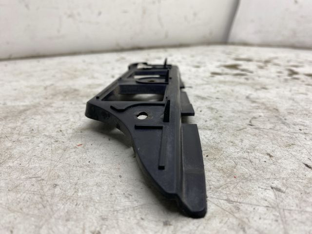 bontott VW GOLF V Jobb első Lökhárító Tartó (Műanyag)