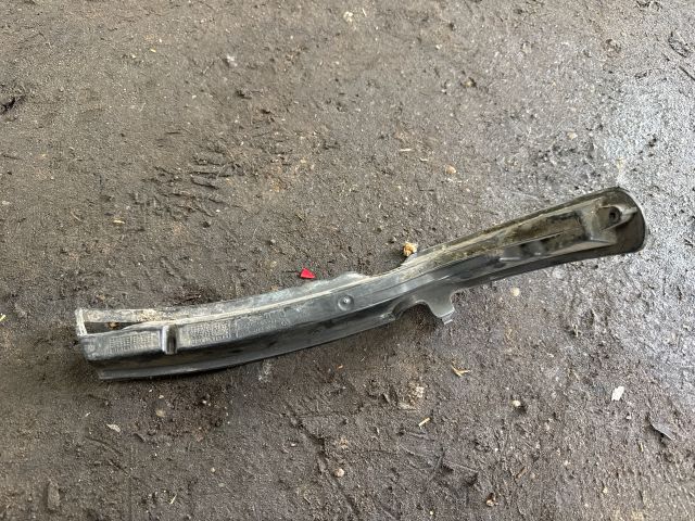 bontott VW GOLF V Jobb első Lökhárító Tartó (Műanyag)