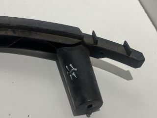 bontott VW GOLF V Jobb első Lökhárító Tartó (Műanyag)