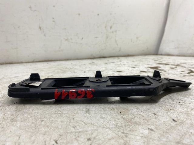 bontott VW GOLF V Jobb első Lökhárító Tartó (Műanyag)