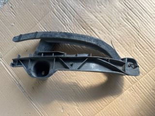 bontott VW GOLF V Jobb első Lökhárító Tartó (Műanyag)
