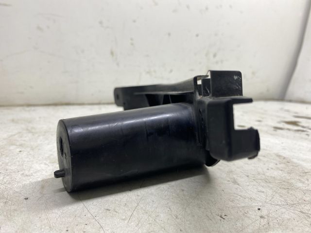 bontott VW GOLF V Jobb első Lökhárító Tartó (Műanyag)