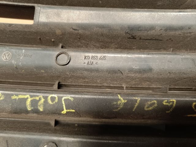 bontott VW GOLF V Jobb első Lökhárító Vakborítás