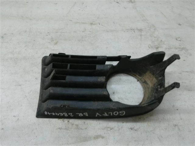 bontott VW GOLF V Jobb első Lökhárító Vakborítás