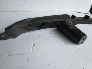 bontott VW GOLF V Jobb első Oldal Lökhárító Tartó (Műanyag)