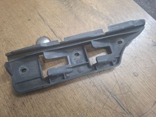 bontott VW GOLF V Jobb első Oldal Lökhárító Tartó (Műanyag)