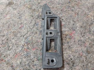 bontott VW GOLF V Jobb első Oldal Lökhárító Tartó (Műanyag)