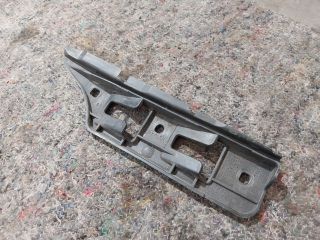 bontott VW GOLF V Jobb első Oldal Lökhárító Tartó (Műanyag)