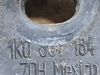 bontott VW GOLF V Jobb első Oldal Lökhárító Tartó (Műanyag)