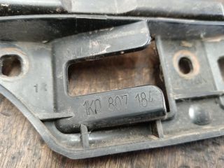 bontott VW GOLF V Jobb első Oldal Lökhárító Tartó (Műanyag)