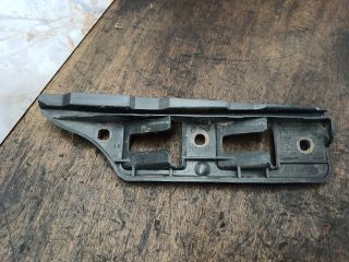 bontott VW GOLF V Jobb első Oldal Lökhárító Tartó (Műanyag)