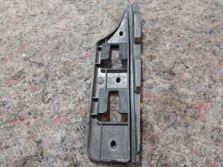 bontott VW GOLF V Jobb első Oldal Lökhárító Tartó (Műanyag)