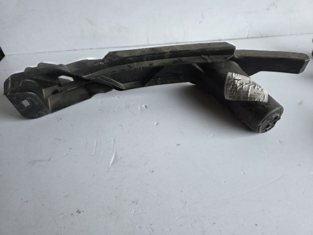 bontott VW GOLF V Jobb első Oldal Lökhárító Tartó (Műanyag)