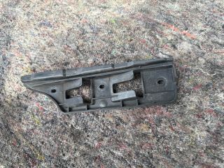 bontott VW GOLF V Jobb első Oldal Lökhárító Tartó (Műanyag)