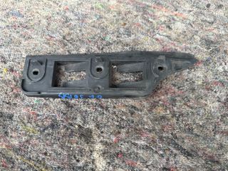 bontott VW GOLF V Jobb első Oldal Lökhárító Tartó (Műanyag)