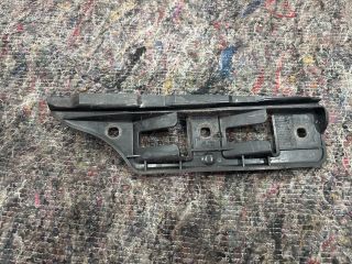 bontott VW GOLF V Jobb első Oldal Lökhárító Tartó (Műanyag)