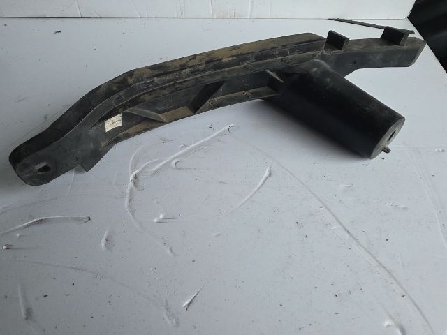 bontott VW GOLF V Jobb első Oldal Lökhárító Tartó (Műanyag)