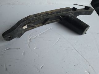 bontott VW GOLF V Jobb első Oldal Lökhárító Tartó (Műanyag)