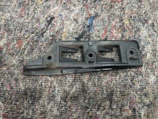 bontott VW GOLF V Jobb első Oldal Lökhárító Tartó (Műanyag)