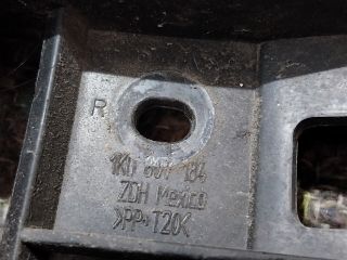 bontott VW GOLF V Jobb első Oldal Lökhárító Tartó (Műanyag)