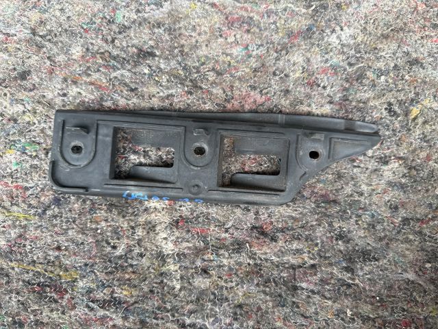 bontott VW GOLF V Jobb első Oldal Lökhárító Tartó (Műanyag)