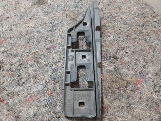 bontott VW GOLF V Jobb első Oldal Lökhárító Tartó (Műanyag)