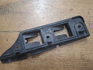 bontott VW GOLF V Jobb első Oldal Lökhárító Tartó (Műanyag)