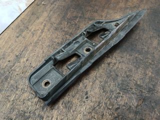 bontott VW GOLF V Jobb első Oldal Lökhárító Tartó (Műanyag)