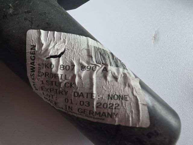 bontott VW GOLF V Jobb első Oldal Lökhárító Tartó (Műanyag)