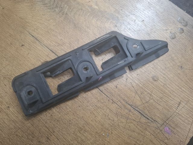 bontott VW GOLF V Jobb első Oldal Lökhárító Tartó (Műanyag)