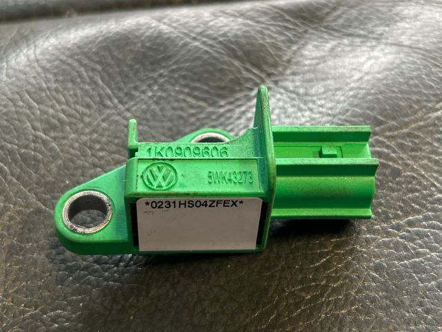 bontott VW GOLF V Jobb első Oldal Ütközés Érzékelő