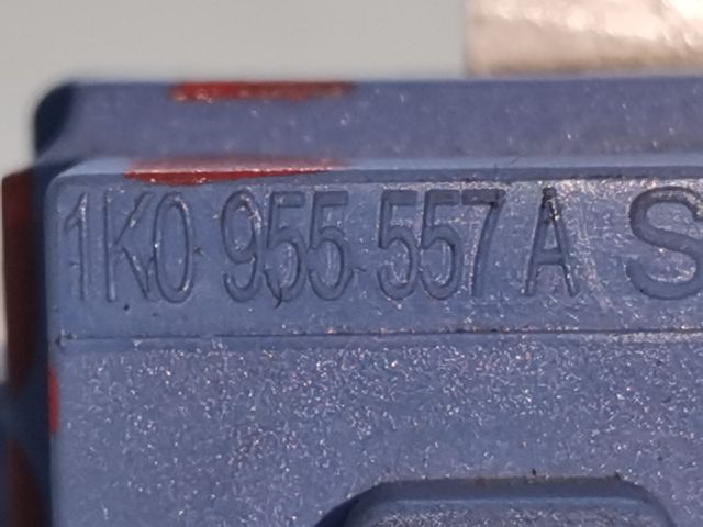 bontott VW GOLF V Jobb első Oldal Ütközés Érzékelő