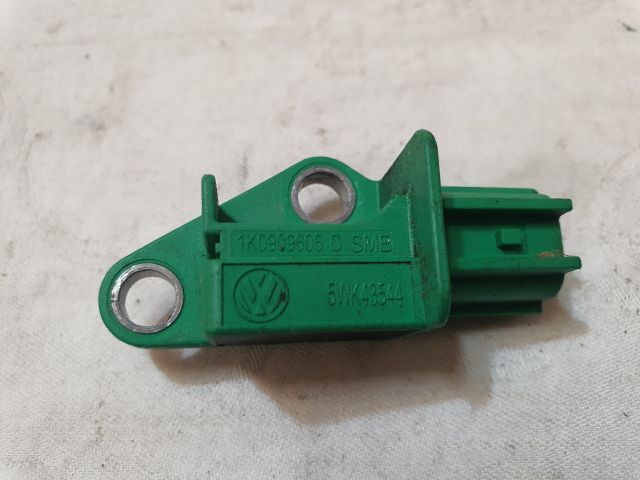 bontott VW GOLF V Jobb első Oldal Ütközés Érzékelő